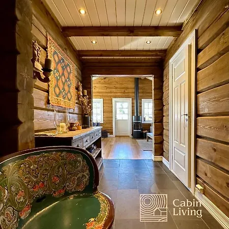 Log Cabin On Natrudstilen Sjusjoentrail Outside
